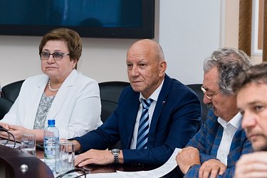 С датой определились